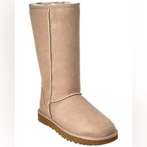 UGG Women's Classic Tall II Water-Resistant Size 9